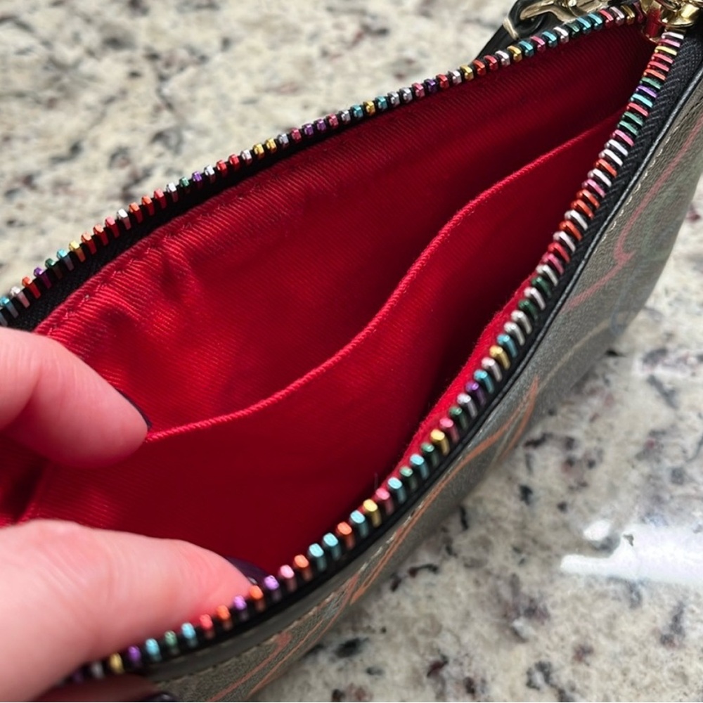 DOONEY and BOURKE RARE DUCK Wristlet. Rainbow zipper EUC - Picture 6 of 8
